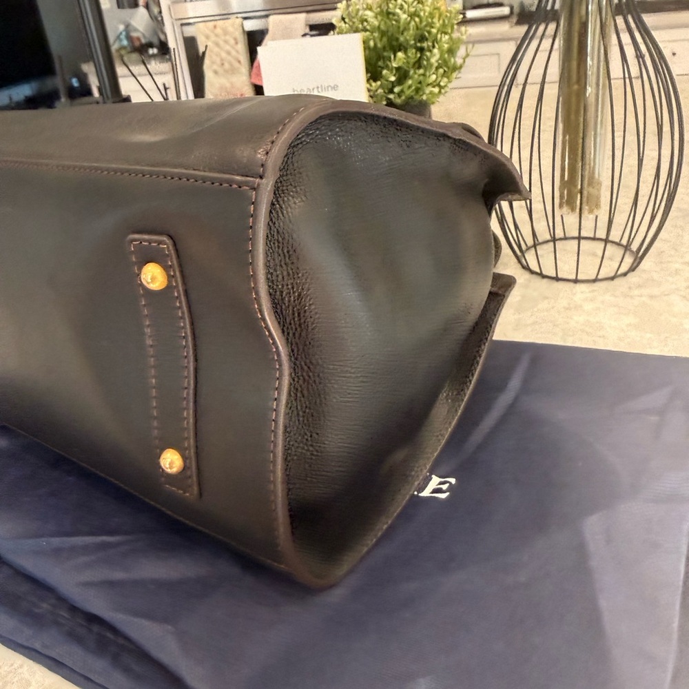 Dooney & Bourke Florentine leather shoulder bag. - Picture 6 of 10